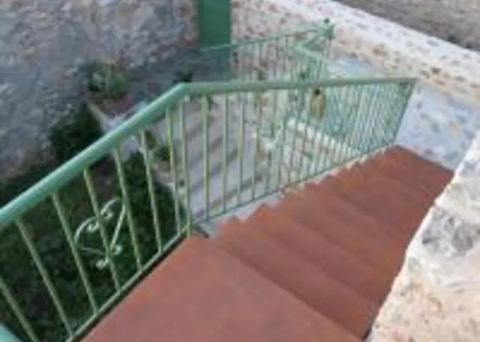 Stavroulas Stone House In Rigklia, Messinia
