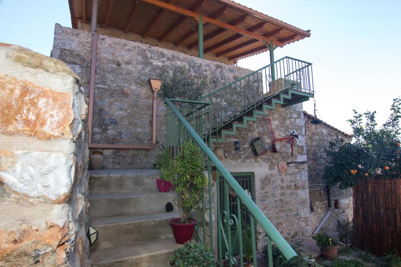 Stavroulas Stone House In Rigklia, Messinia *