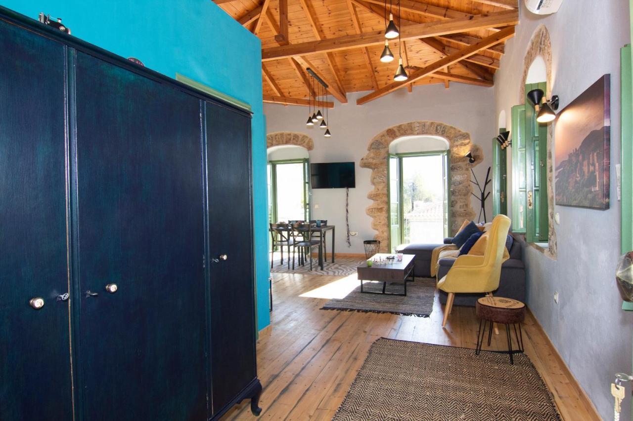 Stavroulas Stone House In Rigklia, Messinia * Riglia