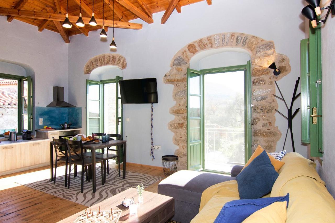 Stavroulas Stone House In Rigklia, Messinia *