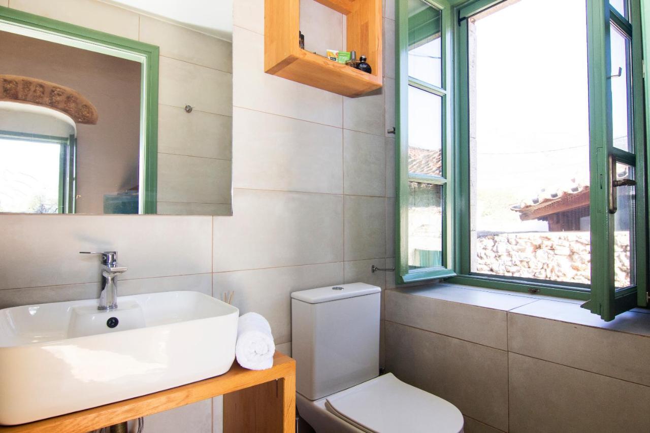 Stavroulas Stone House In Rigklia, Messinia *